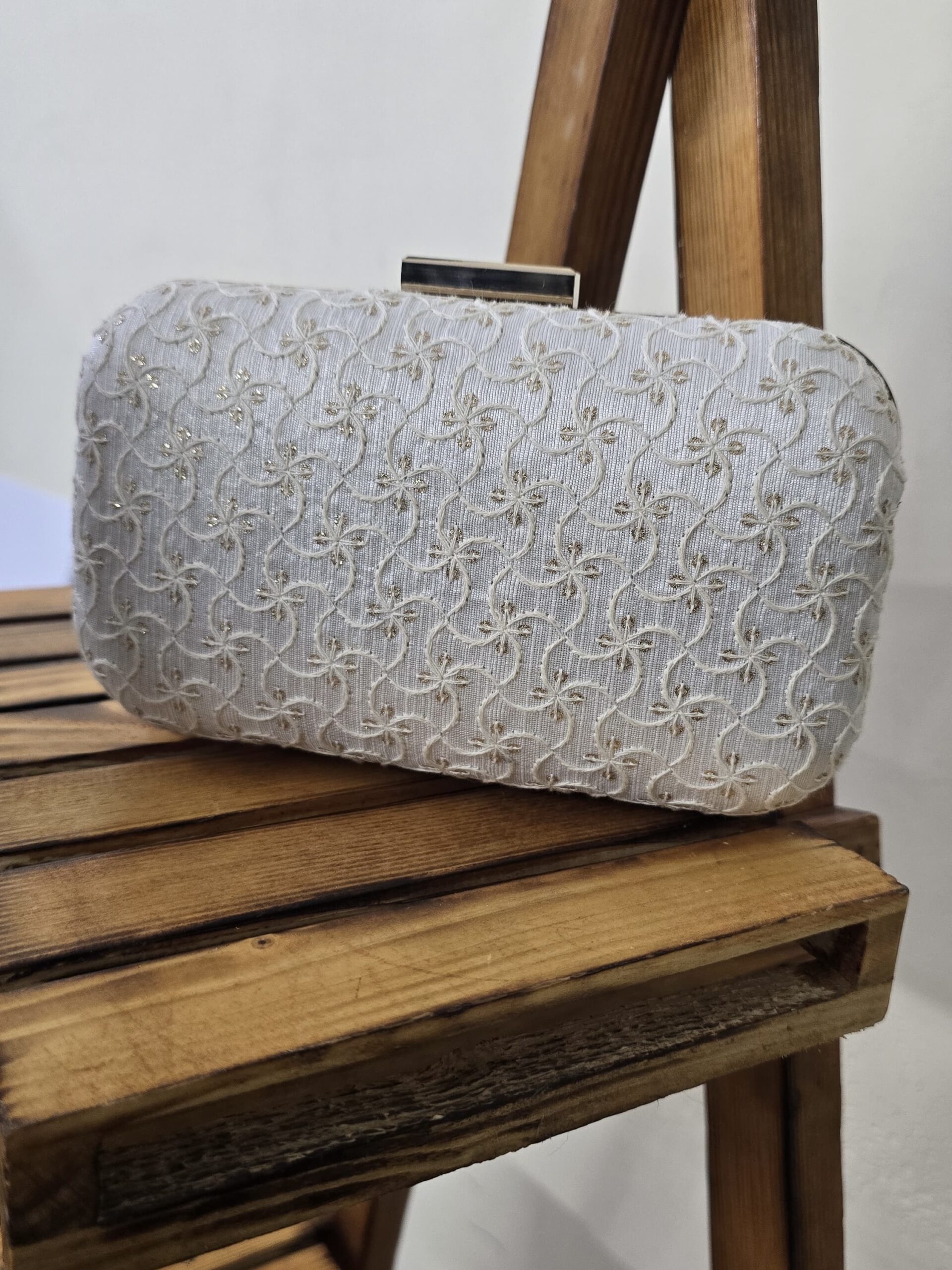 cff8e115-d4bf-43cd-8896-4bbe32966506